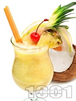 Коктейл Пина Колада (Pina Colada) с кокосова сметана / мляко, сок от ананас и бял ром - снимка на рецептата